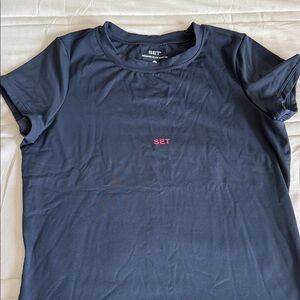 AIRLUXE™ BREATHE TEE - ANCHOR